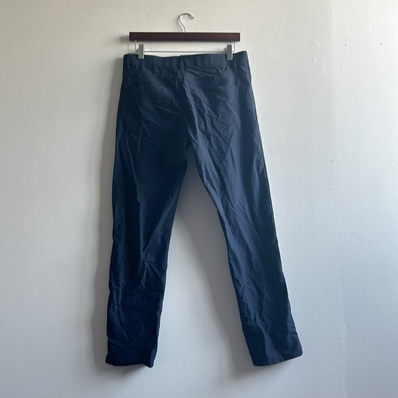Navy Calvin Klein Infinite Pants Size 32 x 30 Slim Fit - Picture 3 of 10